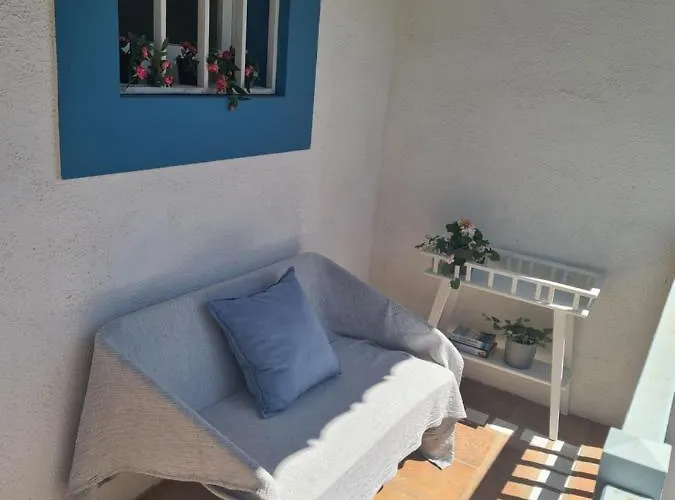 דירה Cozy Sea View In