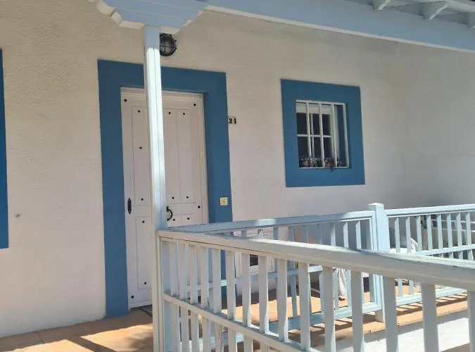 דירה Cozy Sea View In